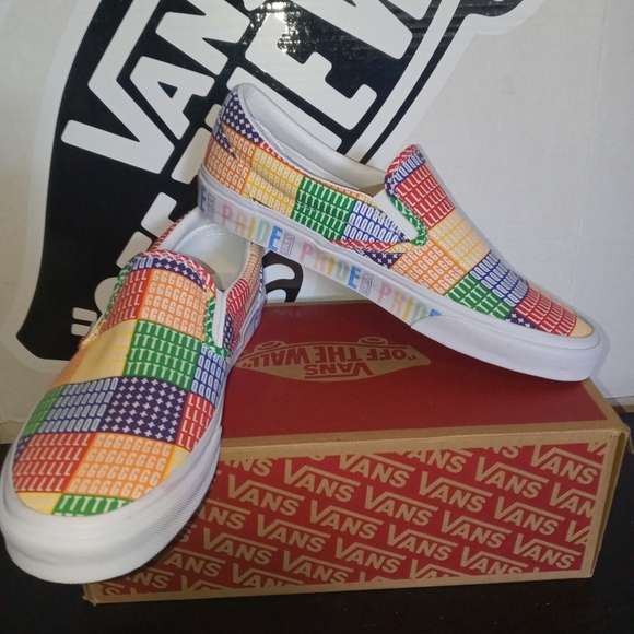 Vans Classic Slip On Pride Multiple Sizes - Picture 2 of 11